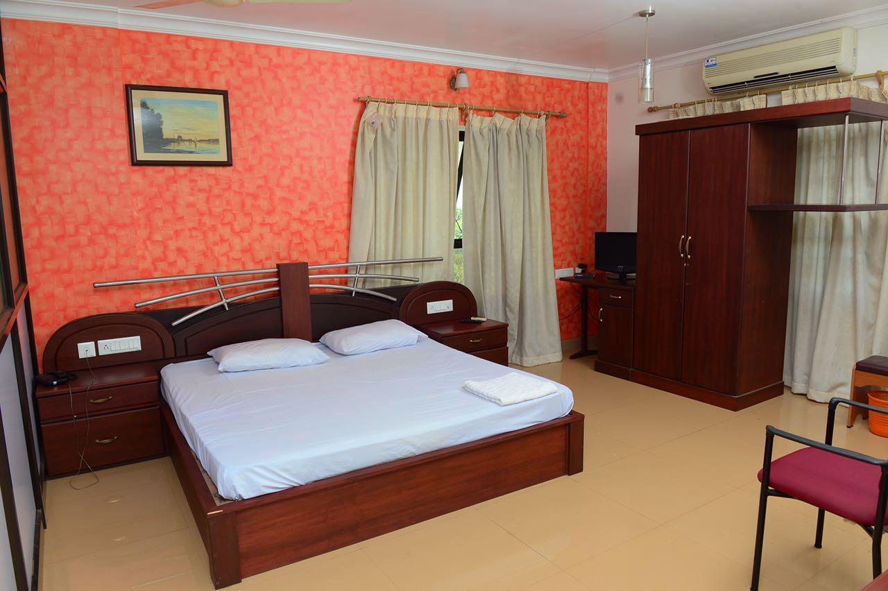 Mascot Paradise City Hotel Tellicherry Екстериор снимка